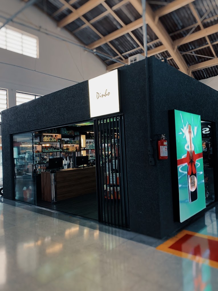 Logo Empresa Dinho Wine & Spirits